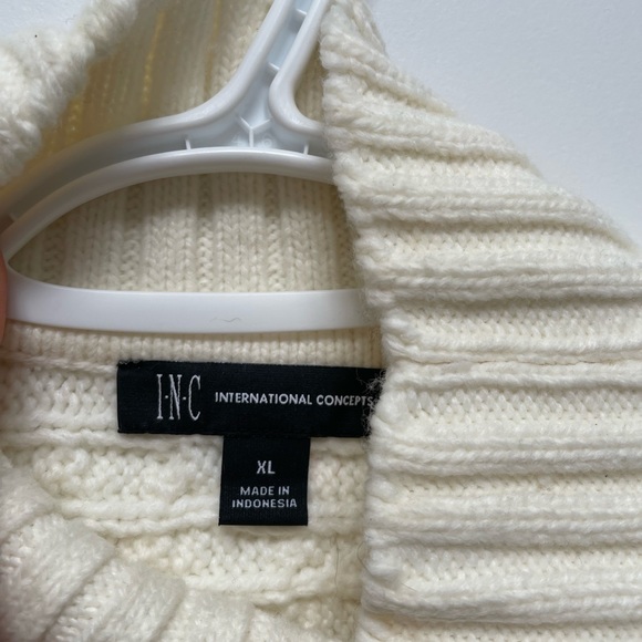 NWT INC sleeveless white knit sweater vest - Picture 2 of 4